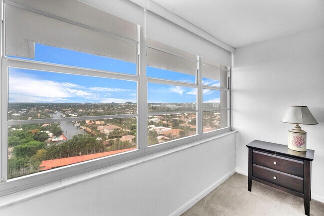 Building Photo - 4280 Galt Ocean Dr