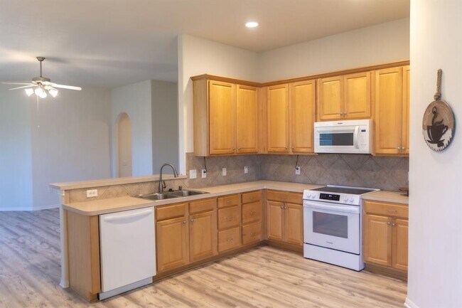 Building Photo - 1316 Varese Dr