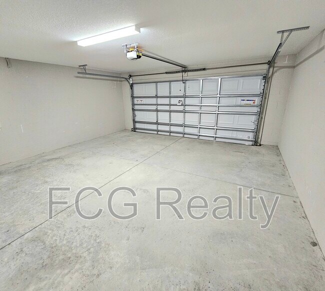 Building Photo - 8500 N Sussex Dr