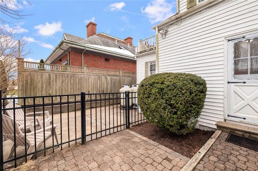 Building Photo - 4 Rego Rd