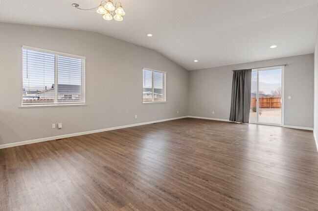 Building Photo - Trailer Parking, Newer house with Low main...
