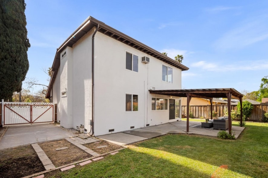 Building Photo - 6258 Camino Verde Dr