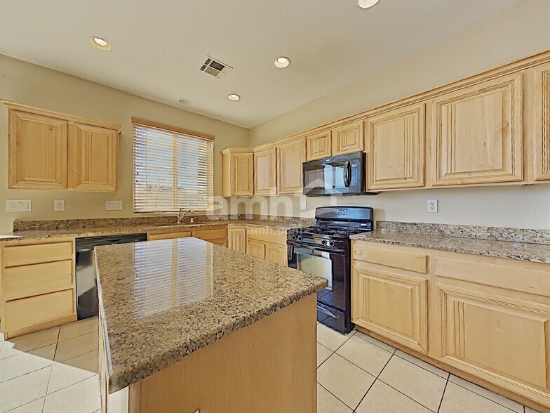 Building Photo - 1095 Willjay Ln