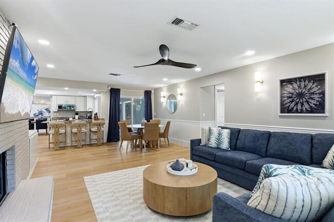 Building Photo - 5159 Oakmont Pl
