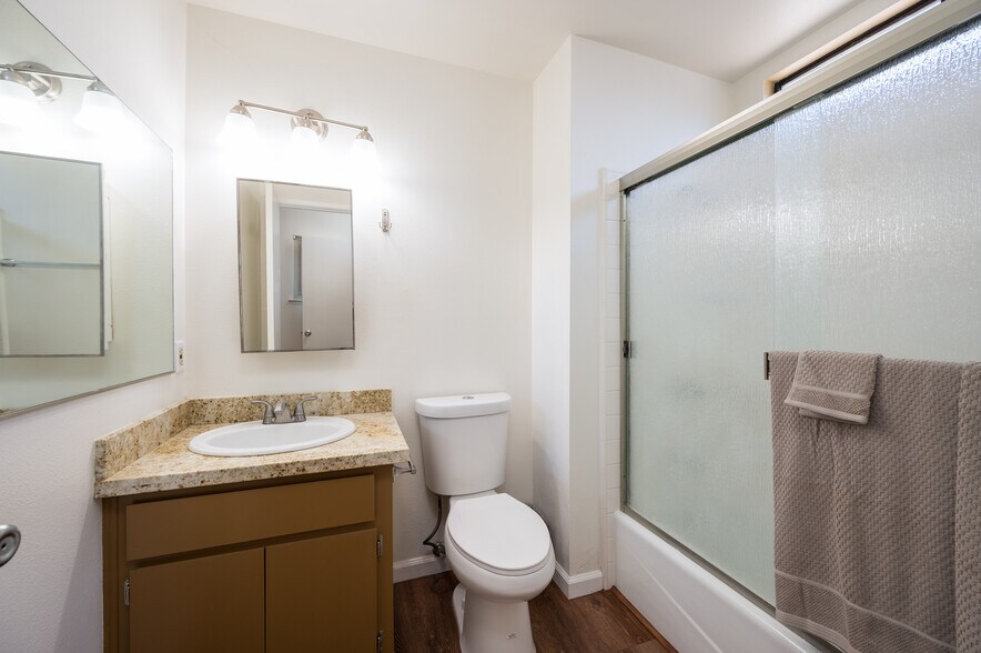 Building Photo - 1416 San Luis Dr
