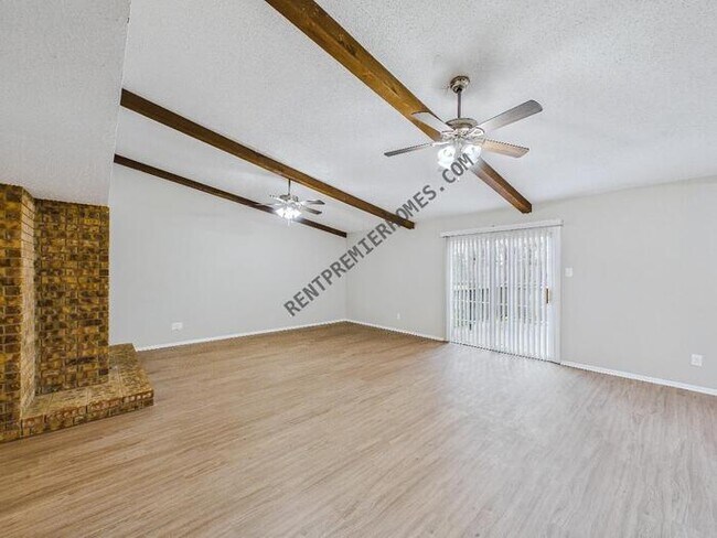 Building Photo - 25 Del Tara Dr