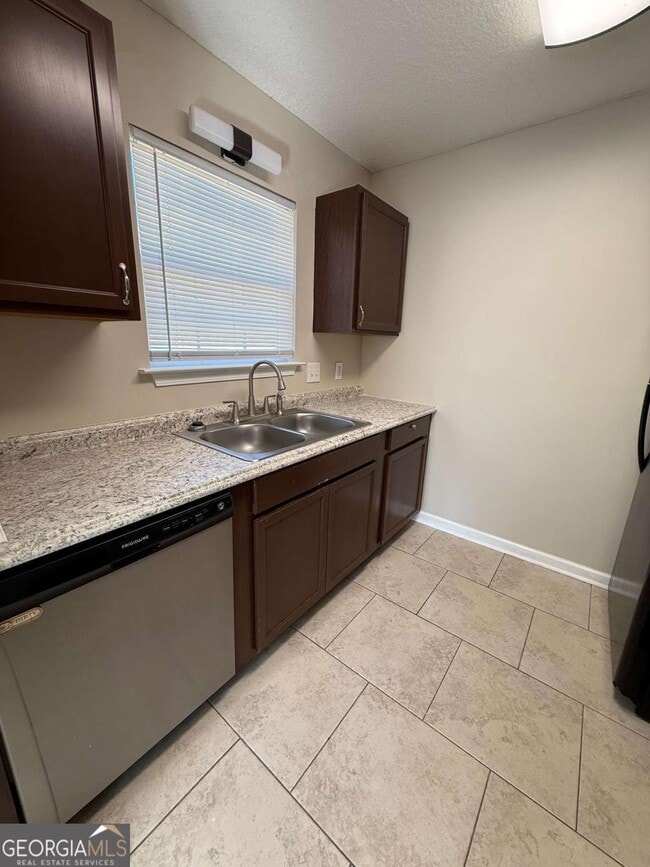 Building Photo - 140 Sapelo Dr