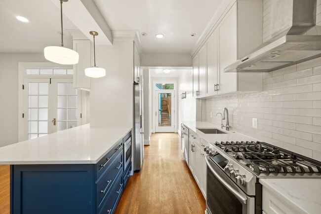 Building Photo - Glover Park Townhome | 4 Bed | 3.5 Bath | 2,500 Sf | Large Front Porch & Fenced-In Backyard w/ Deck