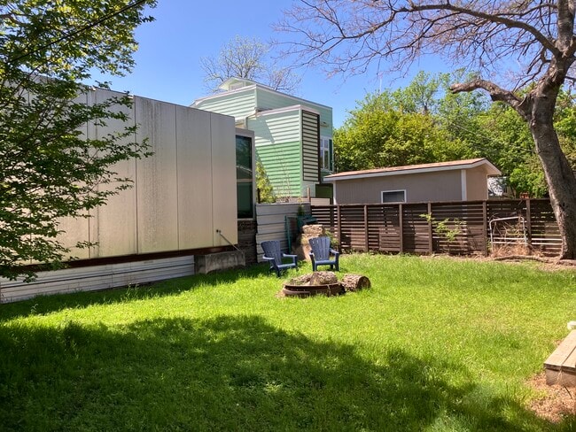 Building Photo - 1303 E 3rd St