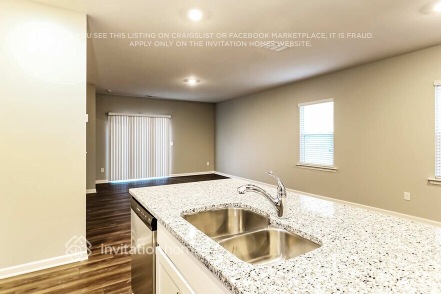 Building Photo - 617 Friesland Dr