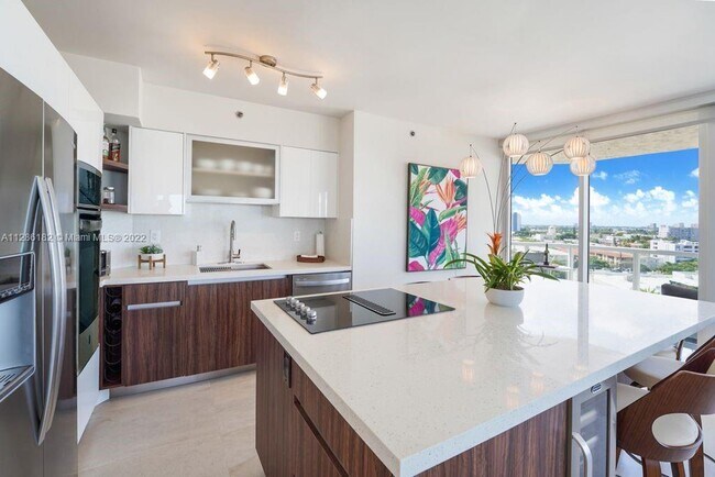 Building Photo - 7330 Ocean Terrace