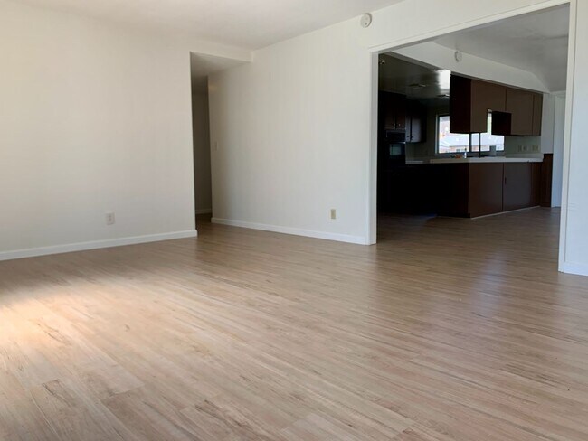 Building Photo - 4 bedroom 2 bath 2 car garage in Rocklin