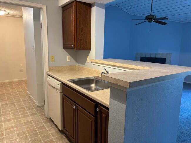 Building Photo - 110 Leafwood Ln