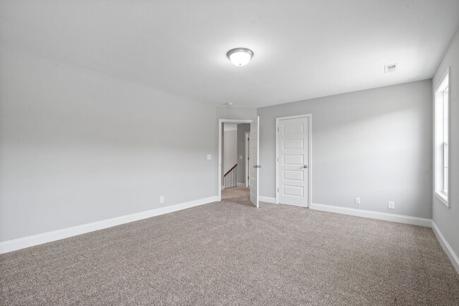 Building Photo - Beautiful Home Close to Fort Campell Ready for You to Make New Memories In