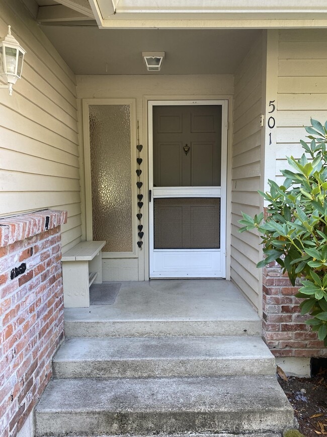 Building Photo - 501 E Michelle Dr