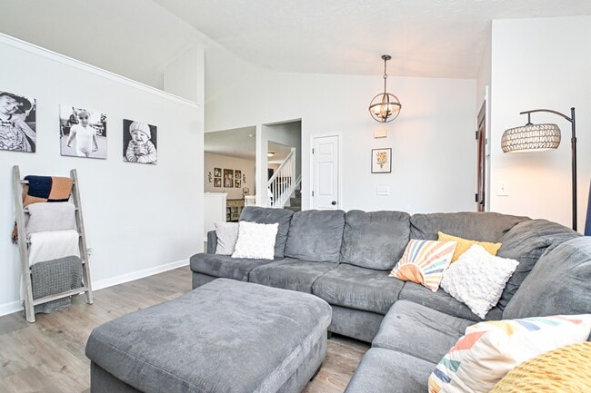Building Photo - 4372 Dobbin Cir
