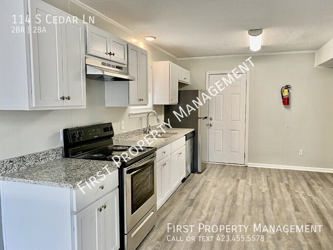 Building Photo - 114 S Cedar Ln