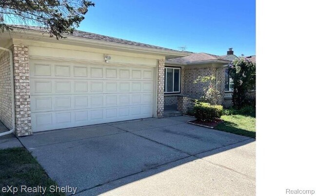 Building Photo - 13770 White Cap Dr
