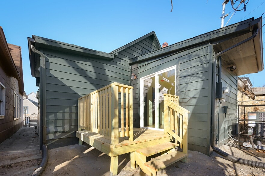 Building Photo - 2331 Belleview Ave