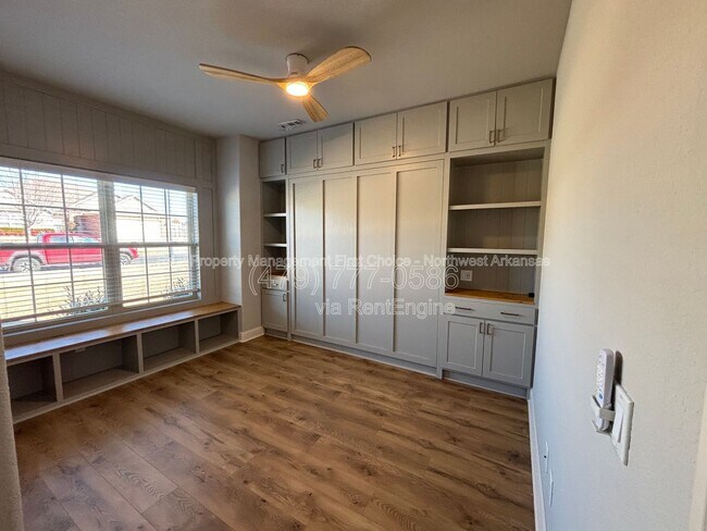 Building Photo - 1919 Sicily Ave