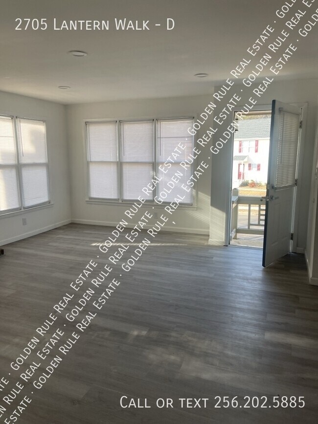 Building Photo - 2705 Lantern Walk SE