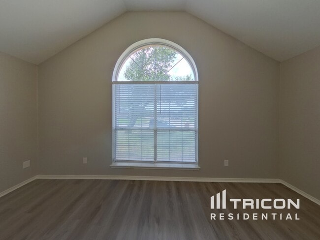 Building Photo - 6301 Brookhaven Trail