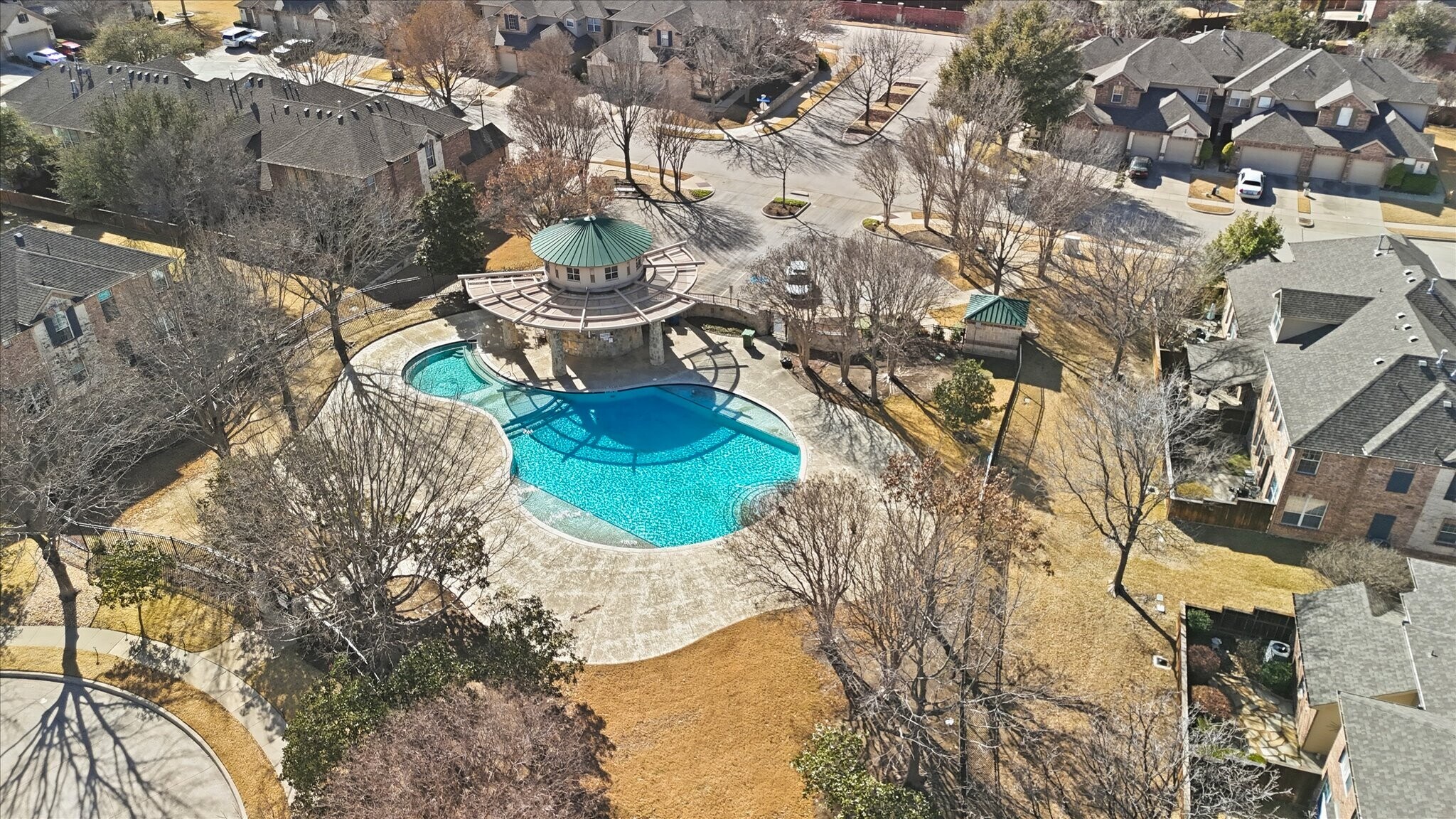 Building Photo - 1725 Brookview Dr