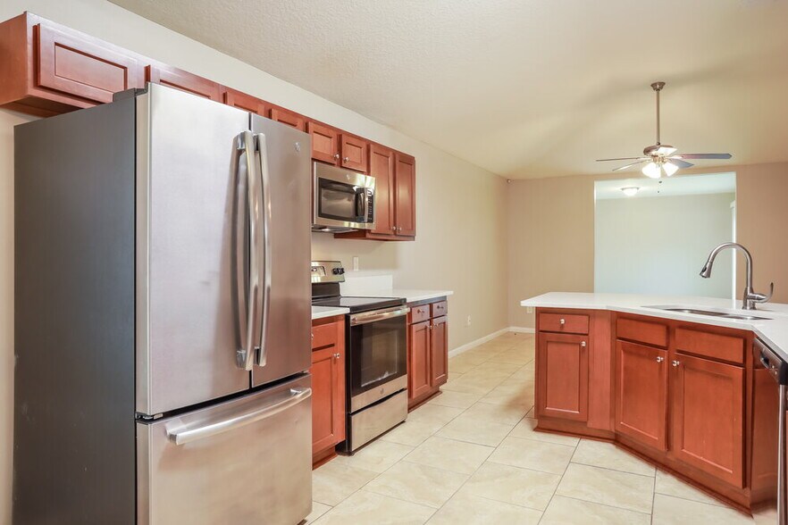 Building Photo - 6011 Fillyside Trail