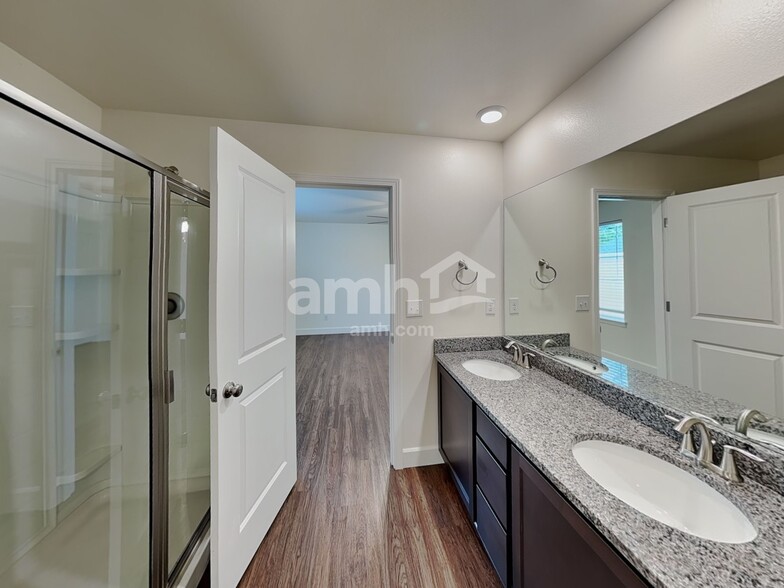 Building Photo - 10309 21st Pl SE