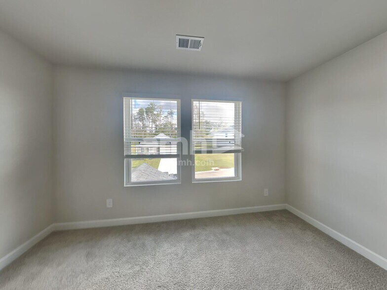 Building Photo - 305 Granby Trl