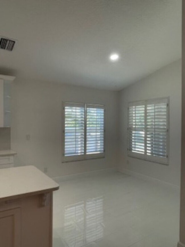 Building Photo - Carrollwood area , Andover Community , 3 Bedroom 2 Bath with beautiful Outdoor Living space. For ...