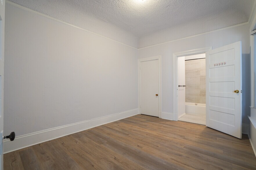 Building Photo - 185 10th St