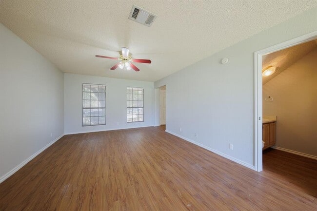 Building Photo - 13812 Spring Heath Rd