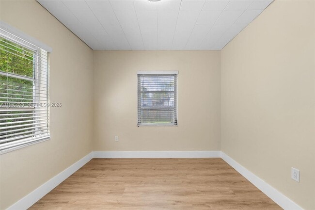 Building Photo - 1840 SW 63rd Ave