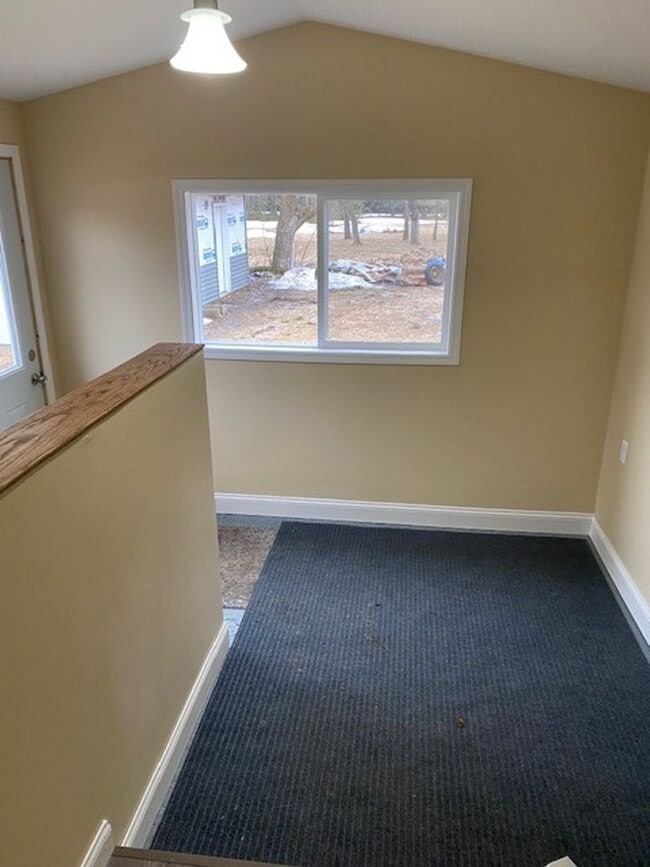 Building Photo - 3 Bedrooms, 2.5 Bathrooms Single Family Home in Staples, MN w/2+ car garage