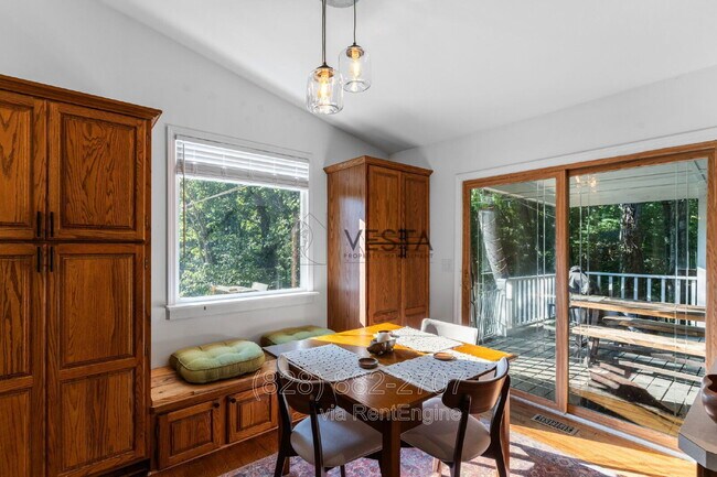 Building Photo - 12 Wood Rd