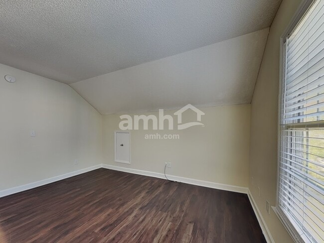 Building Photo - 6012 Eaglesfield Dr