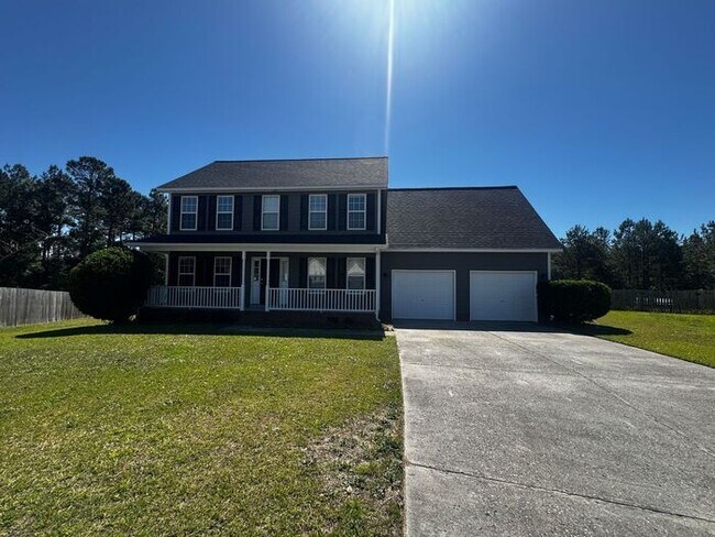 Building Photo - Spacious 3 Bedroom, 2.5 Bath Home with Bon...