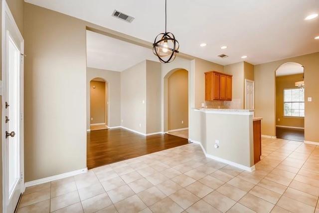 Building Photo - 1400 Chestnut Dr