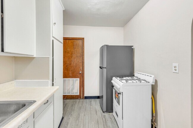Building Photo - 47-53 S Burgess Ave