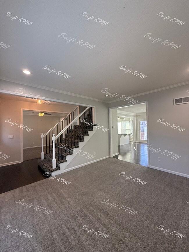 Building Photo - 15602 Maple St