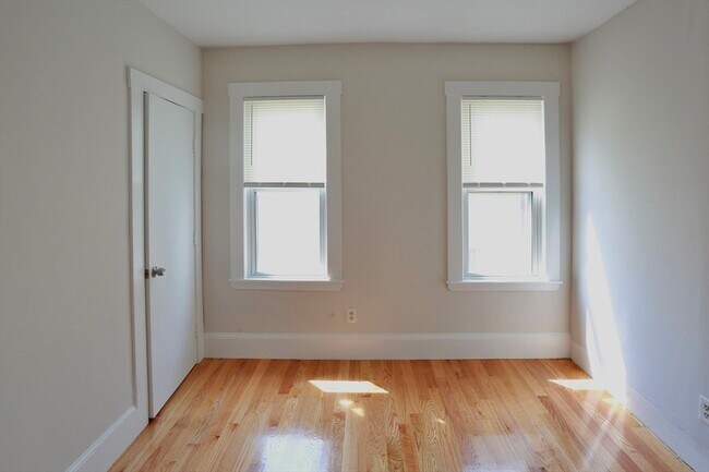 Building Photo - 41 Payson Ave