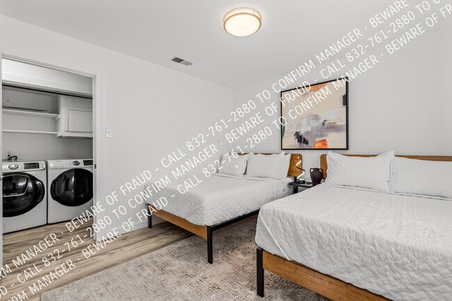 Building Photo - 12811 Pandora Dr