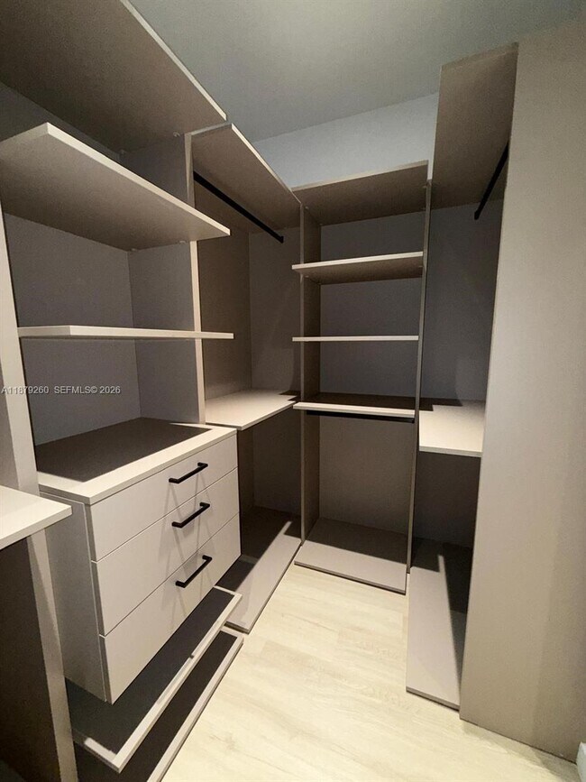 Building Photo - 5371 SW 32nd St