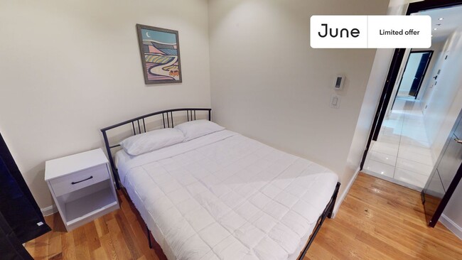 Primary Photo - Private bedroom in 3 bed/1 bath Home