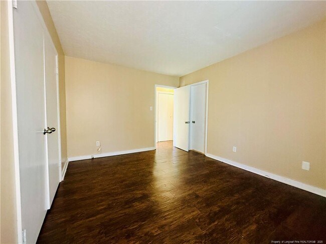 Building Photo - 824 Danish Dr