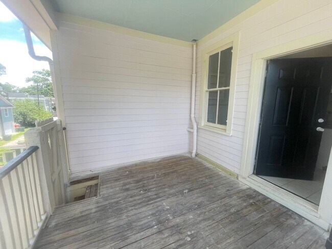 Building Photo - 406 E Duffy St