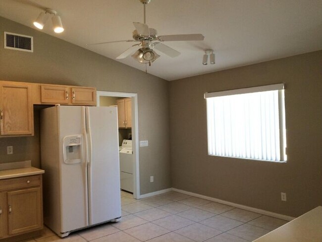 Building Photo - Carry Over Showing: This property has been...