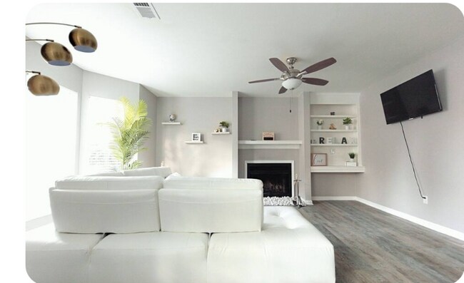 Building Photo - 33B Battery Walk Ct