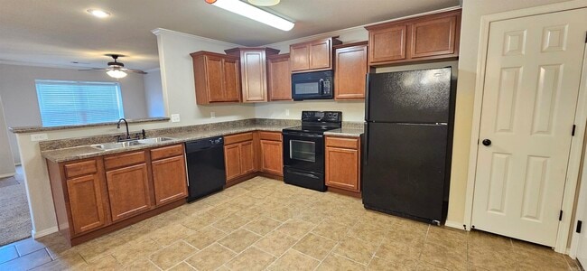 Building Photo - 14815 Parkway Meadows Dr